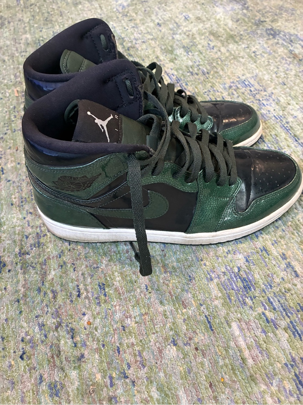 Air Jordan Style High-Top Sneakers - Black & Dark Green
